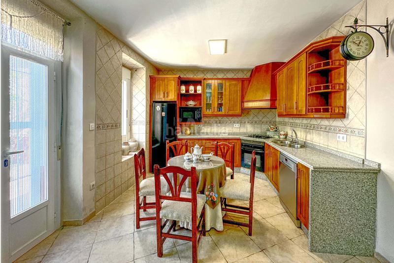 Foto a1c3f098-f38a-4af0-89cd-f31b1f9ec158. Edificio en Granja de Torrehermosa