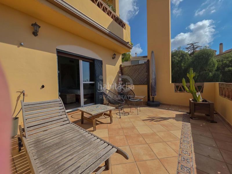 Foto 7dc8f316-38ac-4c7f-adc5-7c66d9799b73. Dúplex amb calefacció aparcament piscina a Cerrado de Calderón - Hacienda Paredes Málaga