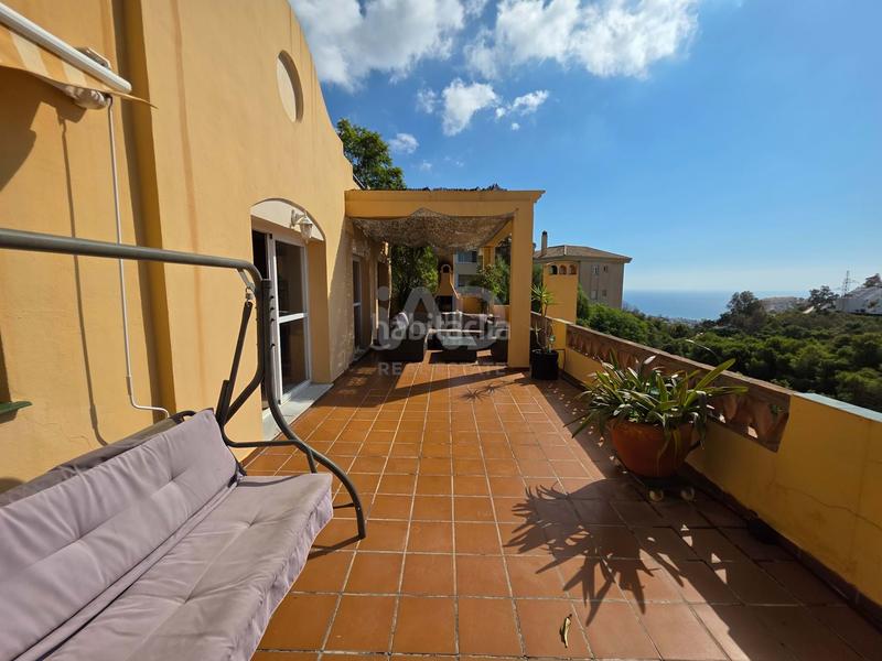 Foto cbe69be8-6cae-4e59-8325-b1fffb67fc80. Dúplex amb calefacció aparcament piscina a Cerrado de Calderón - Hacienda Paredes Málaga