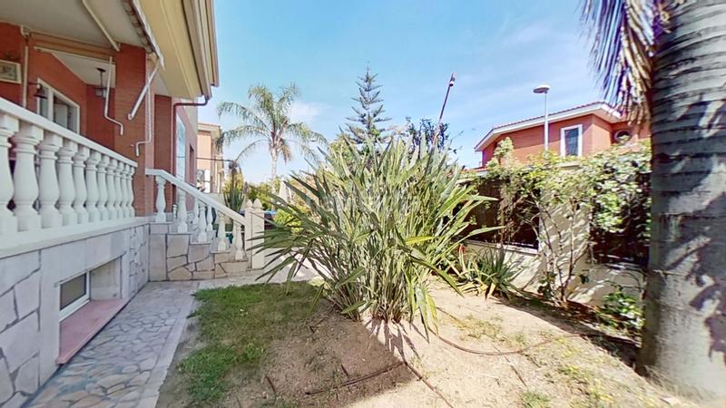 Foto b6096d84-9a5f-4bf3-9050-ae780a98063a. House with parking in Mas de Clariana Cambrils