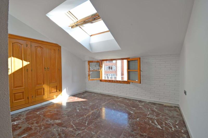 Foto 30356292-f759-402b-b2d9-123d9ec1565c. Casa con parcheggio in Sax