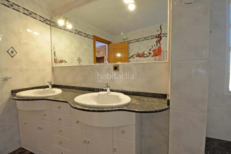 Foto e3ce1254-f013-453c-9a70-6be4bc0ee19c. Casa con parcheggio in Sax