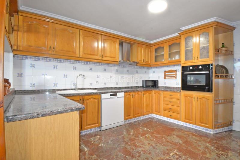 Foto d0129e38-95f9-4a65-ae2f-97f366e83256. Maison avec parking dans Sax