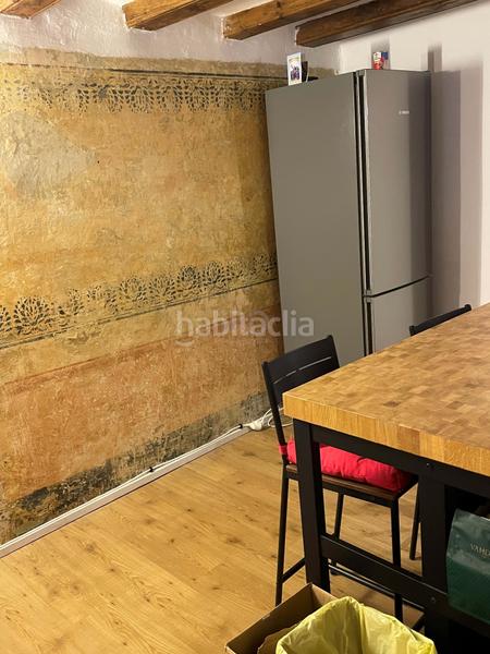 Foto ab1aad11-2d31-4cf2-aadd-77320e9d7e72. Zweistöckige wohnung in Raval Barcelona