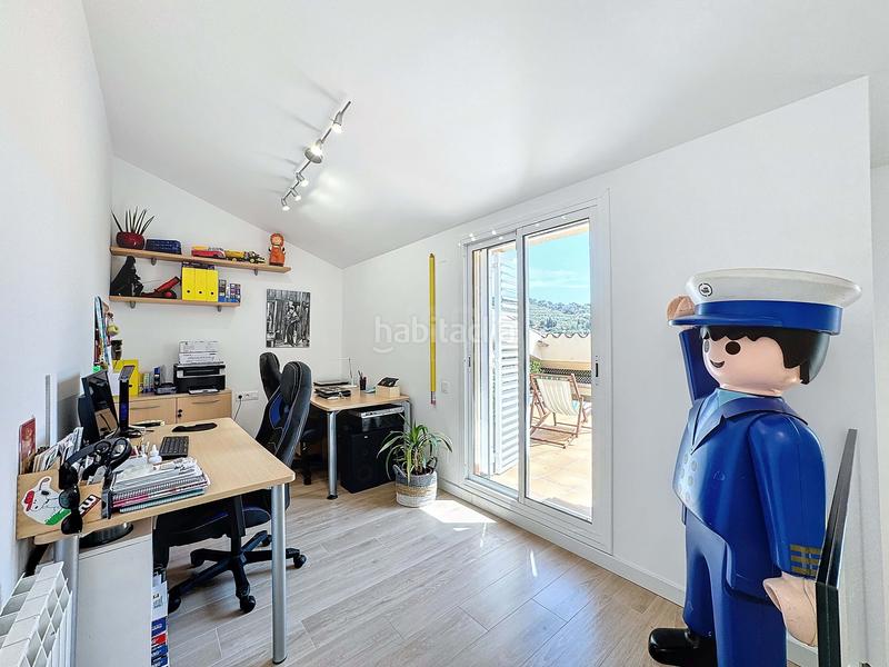 Foto c146f093-97a7-4ab2-aeef-1c7b759ec8a6. Pis a calle avellaners 6 6 a Alella