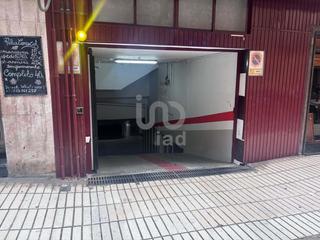 Aparcament cotxe a Mercado
