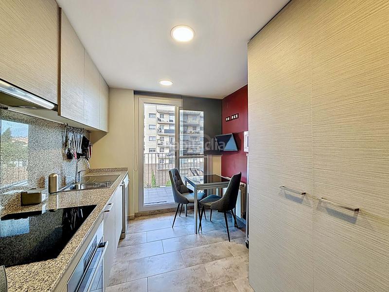 Foto 5cbc8f8c-62d7-4e40-937b-f8230fd6c3e1. Flat with heating pool in Lledoner Granollers