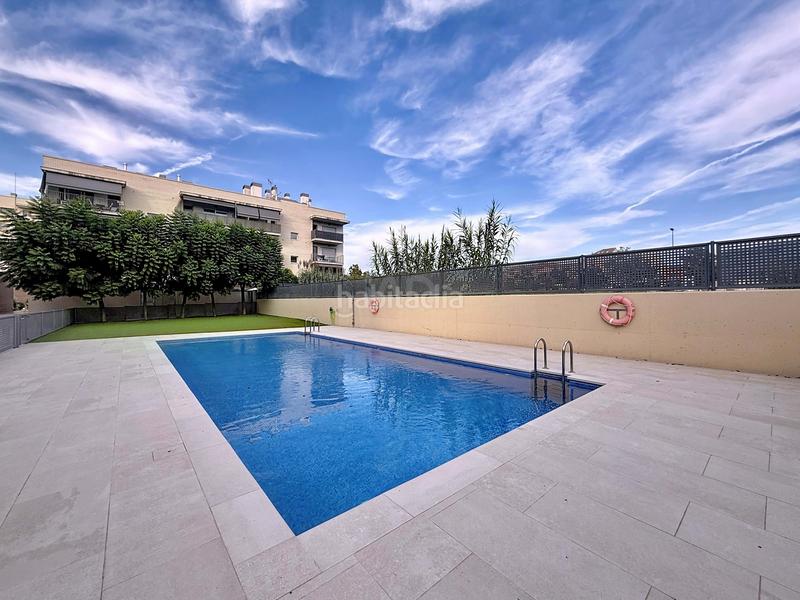 Foto d3577efc-161e-45b5-b3fb-5517a7dfd89d. Flat with heating pool in Lledoner Granollers