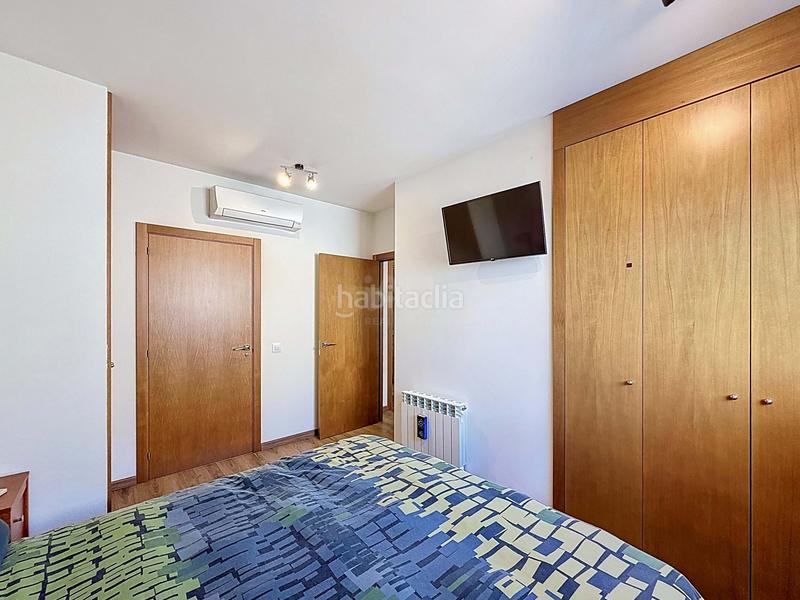 Foto e340b532-000f-4c5e-be1f-65969ce5d230. Flat with heating pool in Lledoner Granollers