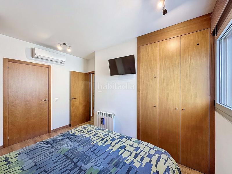 Foto f7f024e6-cb1f-45f2-a0ee-fa38007dbaf6. Flat with heating pool in Lledoner Granollers