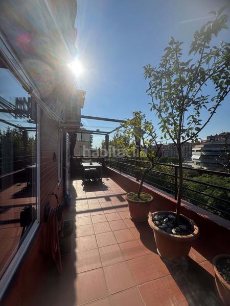 Foto 86a2eb12-8e1d-4c9a-bb16-35b2f975baa9. Attico con parcheggio in Puigfred Badalona