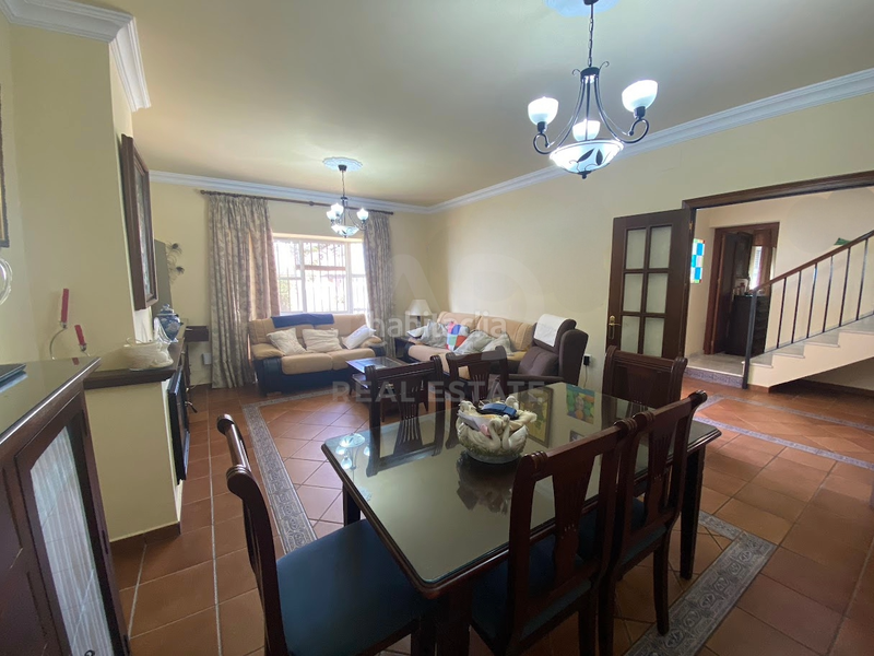 Foto 93a716ef-4b57-487d-80e2-d090908f27bb. Chalet mit heizung pool in Los Gallos Chiclana de la Frontera