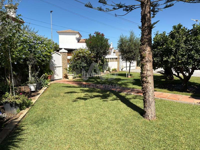 Foto 6757dd20-d2dc-447b-a830-30f758ad2db7. Chalet with heating pool in Los Gallos Chiclana de la Frontera