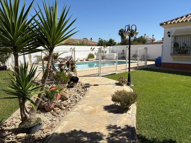 Foto 69ea241e-caac-486b-9498-93a4c80042b2. Chalet with heating pool in Los Gallos Chiclana de la Frontera