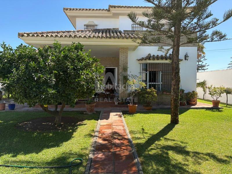 Foto d1f85438-3cb1-4436-b9ac-2093d554f4c4. Chalet avec chauffage piscine dans Los Gallos Chiclana de la Frontera