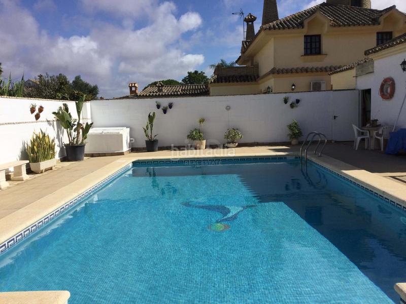 Foto d3469a03-bf7a-4ab5-b4d3-ea4096e4efb7. Chalet avec chauffage piscine dans Los Gallos Chiclana de la Frontera