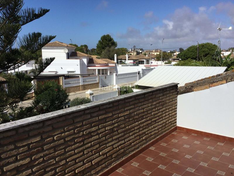 Foto b64ea523-fb53-498f-a00d-e2a51f855bde. Chalet en Los Gallos Chiclana de la Frontera