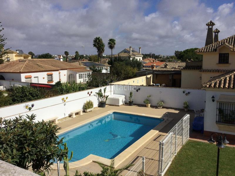 Foto 87121a41-bb49-499f-88c5-6cf8be4d2711. Chalet con riscaldamento piscina in Los Gallos Chiclana de la Frontera