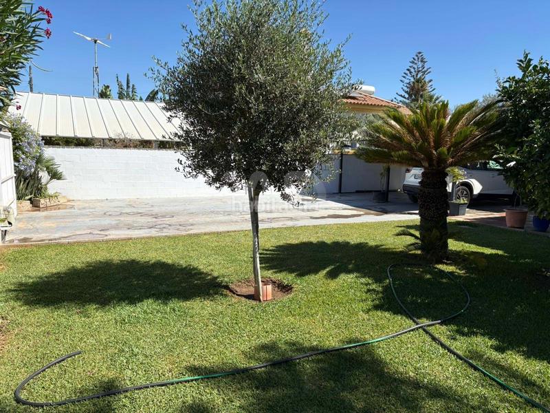 Foto e636608a-66c5-4154-a436-40dcf102f66b. Chalet con riscaldamento piscina in Los Gallos Chiclana de la Frontera