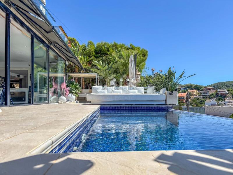 Foto 6fb4ee62-0b8b-4b13-af50-cac1b14ad489. House with parking pool in Levantina - Montgavina - Quintmar Sitges