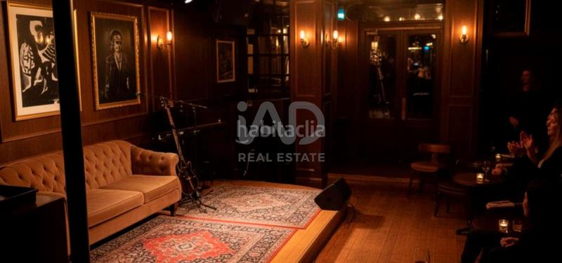 Foto b26cc9a2-fcd2-4844-91a3-e7a323023a1b. Local commercial dans Raval Barcelona