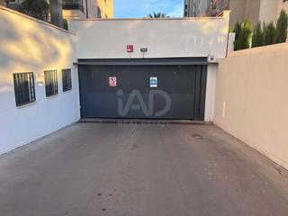 Car parking in Calle músico vicente spiteri 16