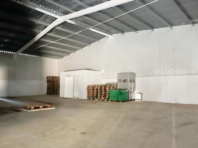 Foto c01615ea-cc2a-4e7e-aac3-780eb67a8856. Location local commercial dans calle colmenar s/n s/n dans Casabermeja