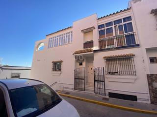 Doppelhaus in Calle jovellanos 30
