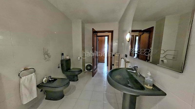 Foto 0350a9f5-1dec-4800-97a2-1d909c7db825. Édifice dans Alfés