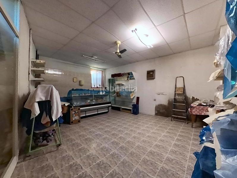 Foto 54a92e22-fdd3-464a-b0d8-ef38b9761670. Édifice dans Alfés