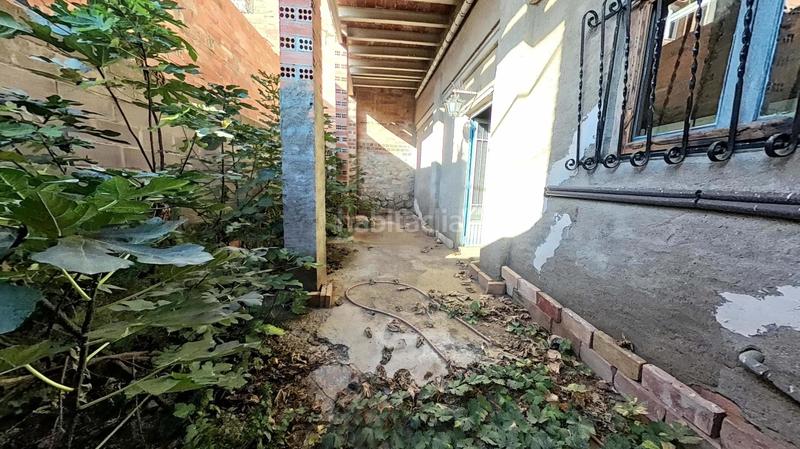 Foto 64cbae03-8884-40f5-a4b6-8fba1614acf7. Édifice dans Alfés