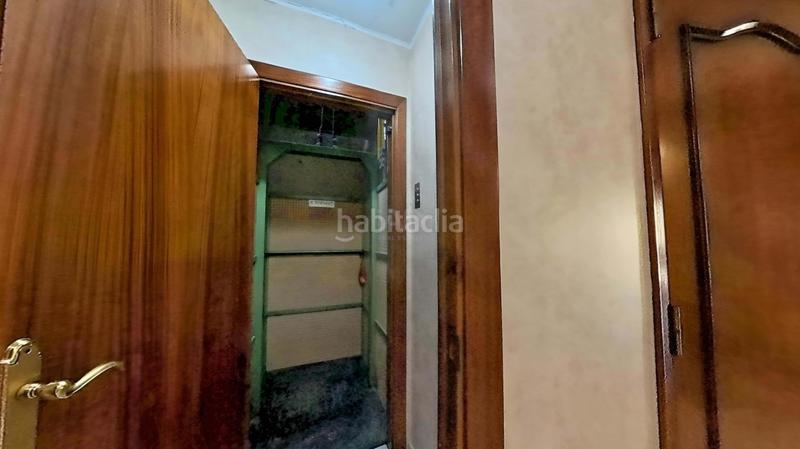 Foto a7859b76-511a-4065-8525-51e1141af8b6. Édifice dans Alfés