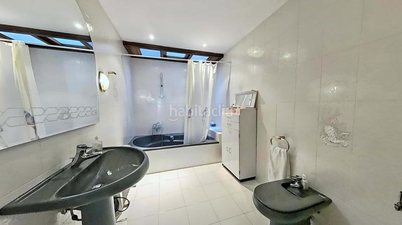 Foto 14cf4b02-94b3-4620-9460-80f338531e81. Edificio en Alfés