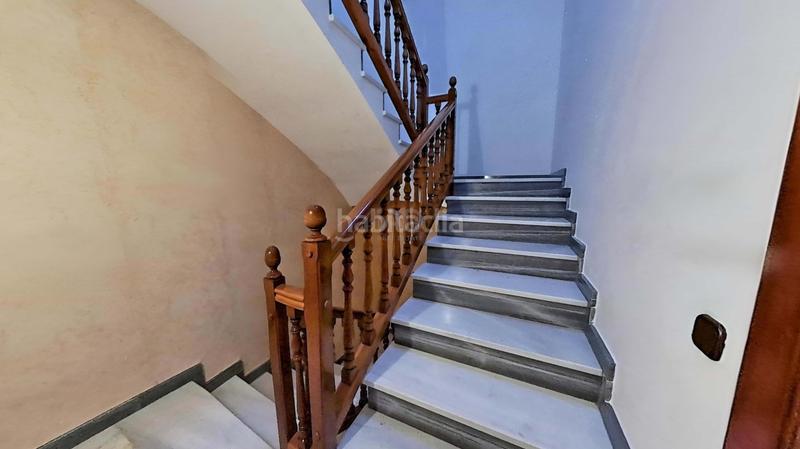 Foto 40bfa93f-a4ae-4d21-9034-47c08e303fb2. Edificio en Alfés