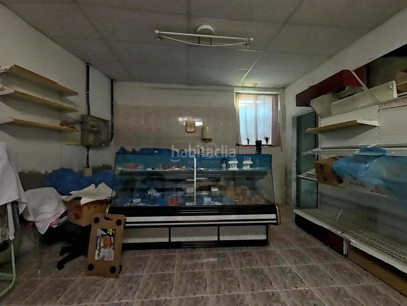 Foto fb28b90d-9662-4efc-9e56-2b22b6c21fad. Edificio en Alfés