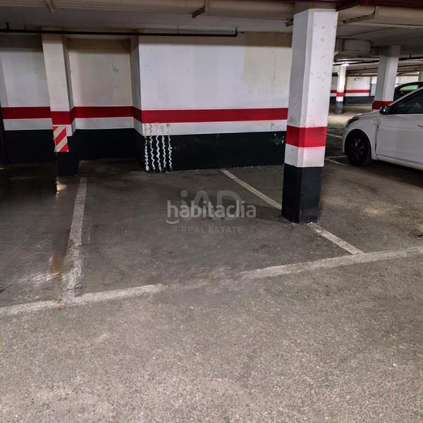 Foto b0b94a48-2235-42e6-ab06-a1b57422c10b. Parking voiture dans Ciudad Jardín - Parque Roma Zaragoza