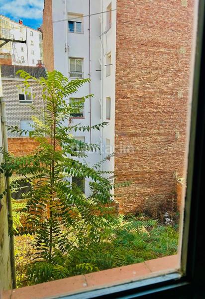 Foto 0d58c989-5b1e-4e87-b447-658e4aca5a3f. Building in calle pérez galdós 32 in Crucero León