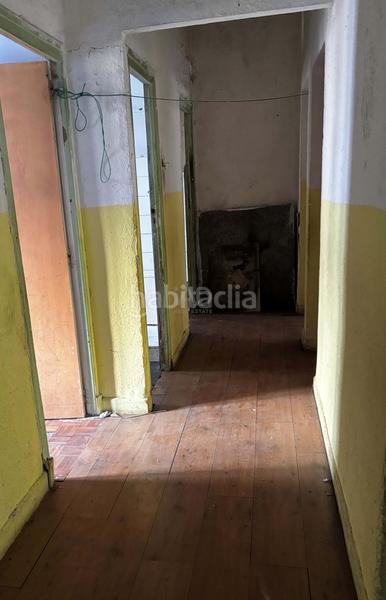 Foto 4fa3b0ff-1ca9-4b61-b8b9-ab42f08365ef. Édifice dans calle pérez galdós 32 dans Crucero León