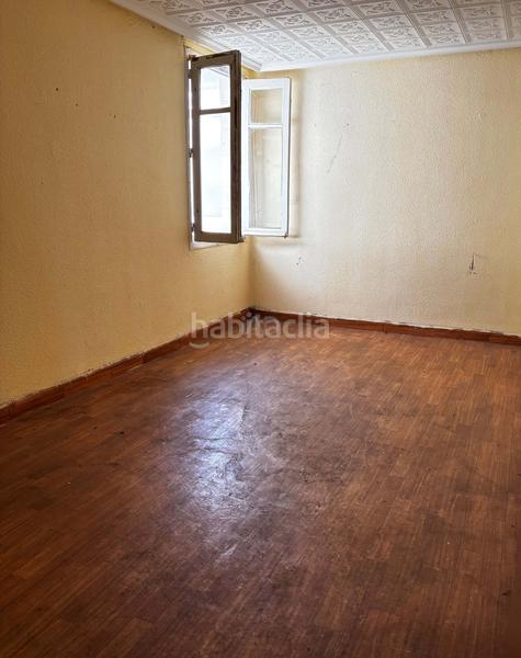 Foto 463322d9-e0ff-4921-a03c-b0a8b008c8a4. Edificio en calle pérez galdós 32 en Crucero León