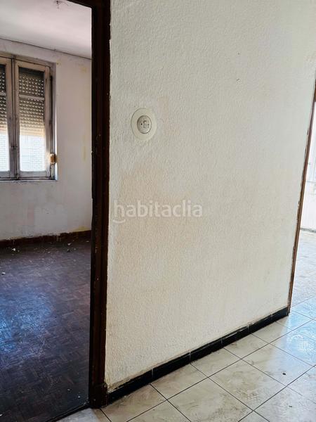 Foto fcd85459-555e-4339-b3c9-609a044b1a54. Edificio en calle pérez galdós 32 en Crucero León