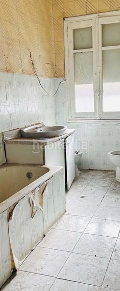 Foto 44271dc6-0399-423c-a32c-fb09b50b158e. Edifici a Crucero León