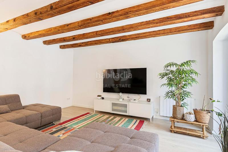 Foto c2759f29-2c7a-4e62-accf-f3ebd46c7c10. Piso en Raval Barcelona