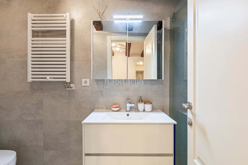 Foto e4d1565b-07a8-4451-a753-8abd2242cc08. Piso en Raval Barcelona