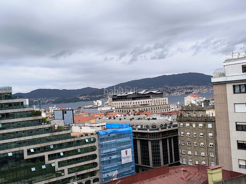 Foto 127cf9ba-16f6-41ad-a656-006572824654. Àtic amb calefacció a Centro - Areal Vigo