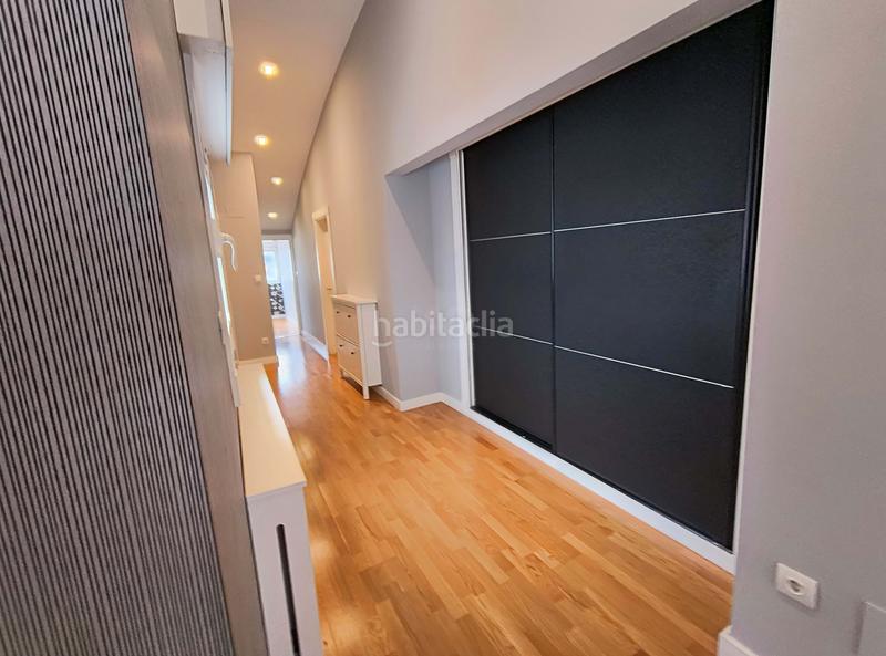 Foto 64700938-f9a6-4d2b-811b-8ea43f34e9a2. Àtic amb calefacció a Centro - Areal Vigo