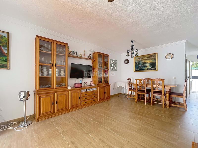 Foto 4854b027-dd9b-418d-b0e8-4b89ff87b385. Casa aparellada a las palmeras 72 a Parque de la Paloma Benalmádena