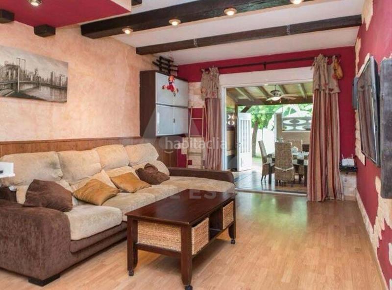 Foto 251dc0d6-6cf4-4456-9674-5008addfa1e6. Casa aparellada amb calefacció piscina a Pueblo Español-Coveta Fumá Campello (el)