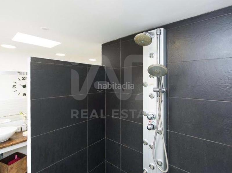 Foto fa054023-487f-4ccd-8f20-0d3ad676d7f5. Casa bifamiliare con riscaldamento piscina in Pueblo Español-Coveta Fumá Campello (el)