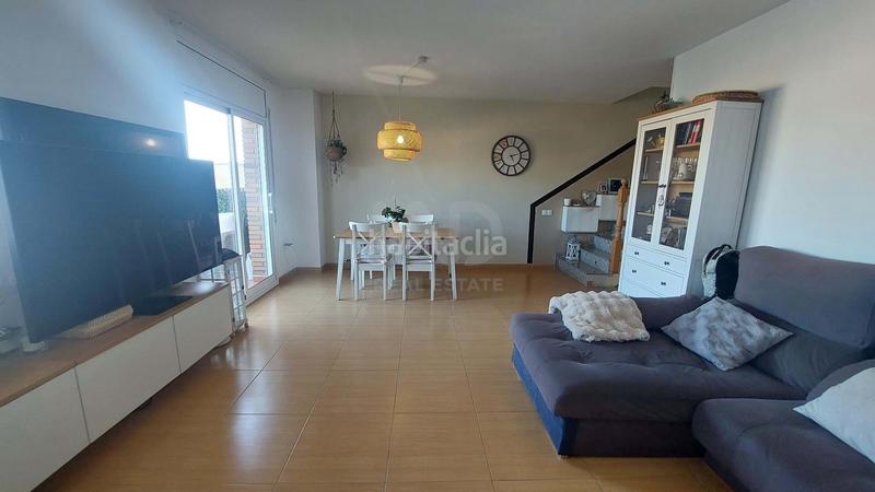 Foto a5191786-6ac5-4721-8994-78ec442d328e. Casa aparellada amb calefacció aparcament a Segur de Calafell nucli urbà Segur de Calafell