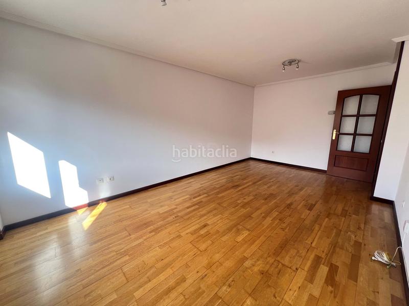 Foto 021e8299-486f-4a61-96f2-f215bb5365d7. Appartamento con riscaldamento parcheggio in Ciudad Naranco - Prados de La Fuente Oviedo